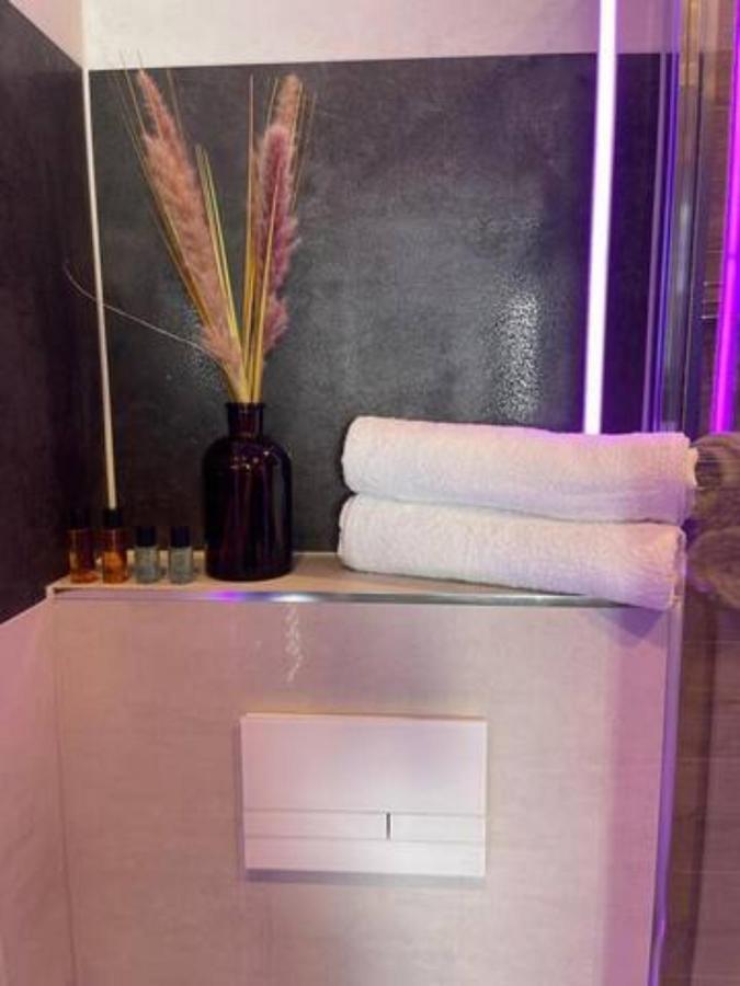 #1 Tgha Luxury Studio Apartment In Athlone Eksteriør billede